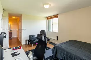 9110 Fontainebleau, Miami, FL 33172 - Photo 29
