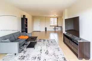 9110 Fontainebleau, Miami, FL 33172 - Photo 25