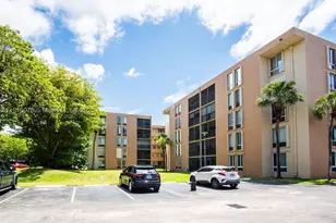9110 Fontainebleau, Miami, FL 33172 - Photo 37