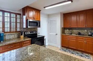 9110 Fontainebleau, Miami, FL 33172 - Photo 11