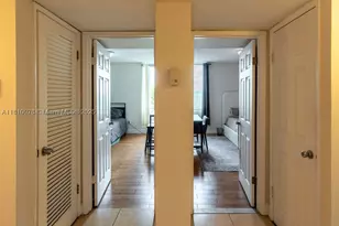 9110 Fontainebleau, Miami, FL 33172 - Photo 19