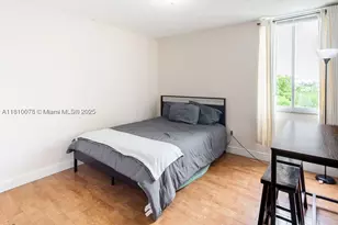 9110 Fontainebleau, Miami, FL 33172 - Photo 17