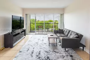 9110 Fontainebleau, Miami, FL 33172 - Photo 5