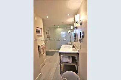 5161 Collins #315, Miami Beach, FL 33140 - Photo 13
