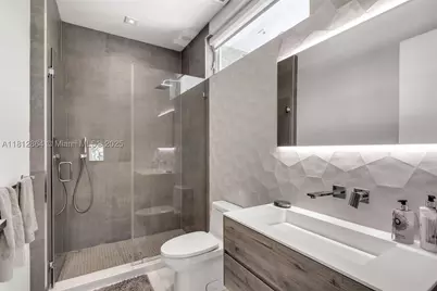 420 Island, Key Biscayne, FL 33149 - Photo 29