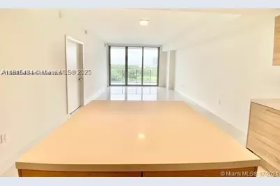 16385 Biscayne #702, North Miami Beach, FL 33160 - Photo 11