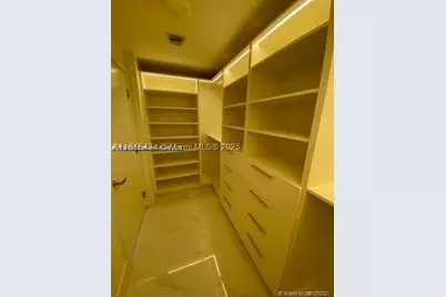 16385 Biscayne #702, North Miami Beach, FL 33160 - Photo 27
