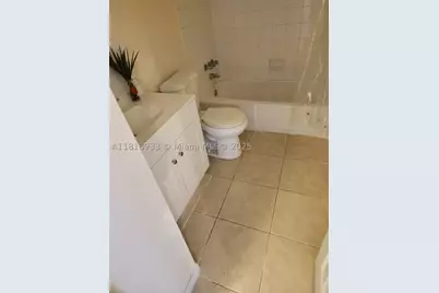 241 SE 9th #110, Pompano Beach, FL 33060 - Photo 5