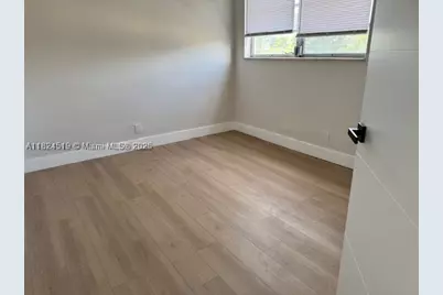 215 SE 3rd #307B, Hallandale Beach, FL 33009 - Photo 15