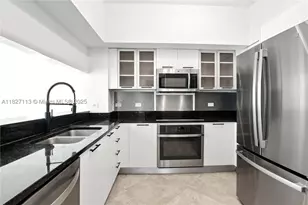 31 SE 5th, Miami, FL 33131 - Photo 7