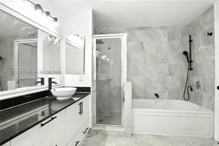 31 SE 5th, Miami, FL 33131 - Photo 11