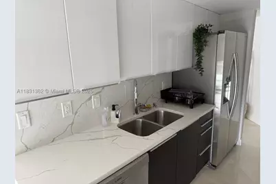17375 Collins #702, Sunny Isles Beach, FL 33160 - Photo 7