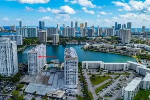 18051 Biscayne, Aventura, FL 33160 - Photo 35