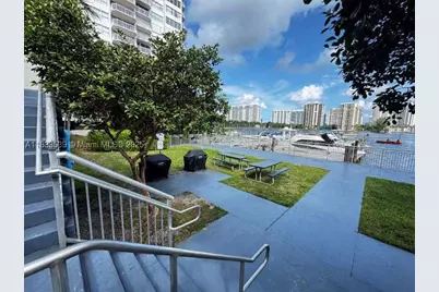 18051 Biscayne #1705, Aventura, FL 33160 - Photo 37