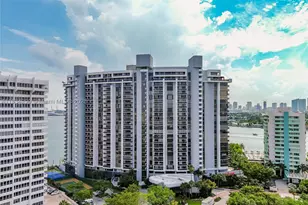 9 Island, Miami Beach, FL 33139 - Photo 17