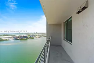 335 S Biscayne, Miami, FL 33131 - Photo 9