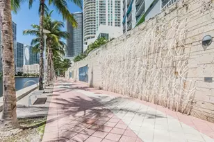 335 S Biscayne, Miami, FL 33131 - Photo 39