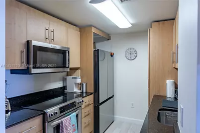 10275 Collins #634, Bal Harbour, FL 33154 - Photo 7