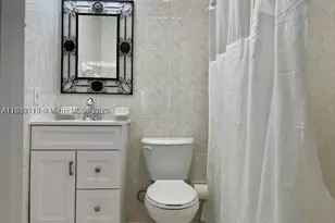 330 W 40th, Hialeah, FL 33012 - Photo 11