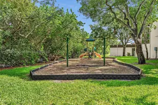 19200 NE 25th, Miami, FL 33180 - Photo 47