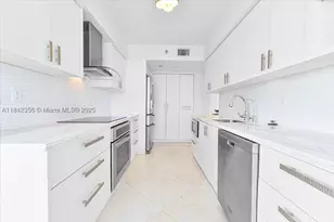 3500 Mystic Pointe, Aventura, FL 33180 - Photo 23