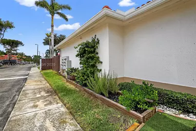 7291 NW 173rd #100, Hialeah, FL 33015 - Photo 33