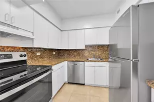 7441 Wayne, Miami Beach, FL 33141 - Photo 7