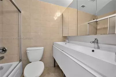 7441 Wayne #15E, Miami Beach, FL 33141 - Photo 11