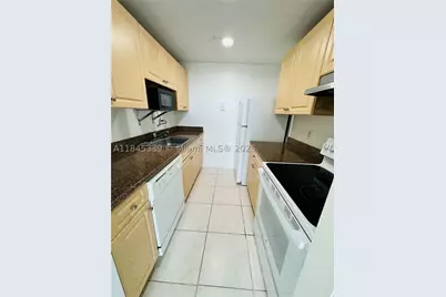 2020 NE 135th #807, North Miami, FL 33181 - Photo 5