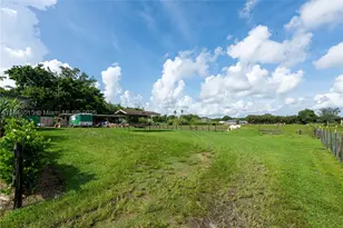 1921 SW 112th, Davie, FL 33325 - Photo 9