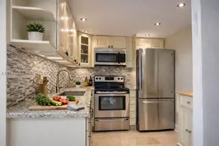 3701 N Country Club, Aventura, FL 33180 - Photo 3