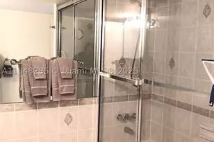 100 Golden Isles, Hallandale Beach, FL 33009 - Photo 23