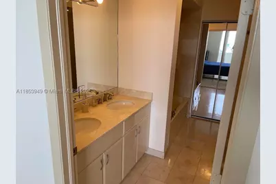 6365 Collins #3404, Miami Beach, FL 33141 - Photo 21