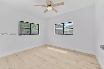 949 SE 5th, Deerfield Beach, FL 33441 - Photo 17