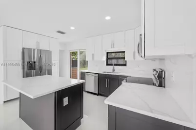949 SE 5th, Deerfield Beach, FL 33441 - Photo 3
