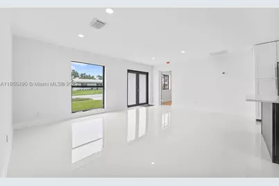 949 SE 5th, Deerfield Beach, FL 33441 - Photo 9