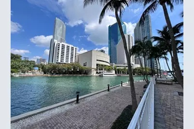 31 SE 5th #2603, Miami, FL 33131 - Photo 21