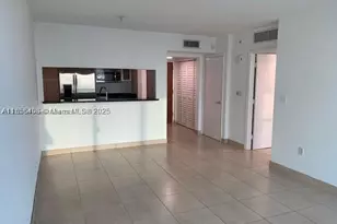 31 SE 5th, Miami, FL 33131 - Photo 3