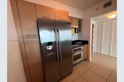 31 SE 5th #2603, Miami, FL 33131 - Photo 7
