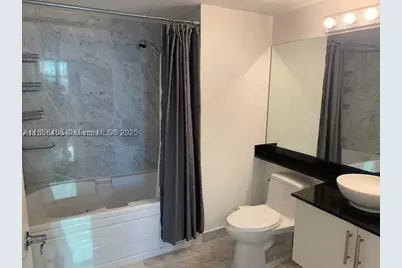 31 SE 5th #2603, Miami, FL 33131 - Photo 13
