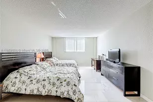 19380 Collins, Sunny Isles Beach, FL 33160 - Photo 23