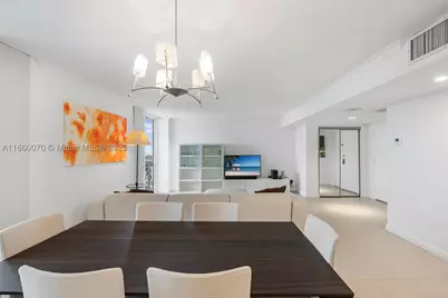 2401 Collins #1808, Miami Beach, FL 33140 - Photo 7