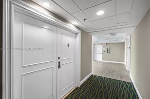 2401 Collins, Miami Beach, FL 33140 - Photo 41