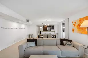 2401 Collins, Miami Beach, FL 33140 - Photo 9