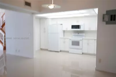2800 S University #2A, Davie, FL 33328 - Photo 9