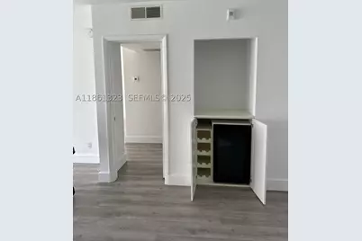 5600 Collins #11W, Miami Beach, FL 33140 - Photo 5