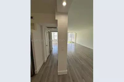 5600 Collins #11W, Miami Beach, FL 33140 - Photo 3