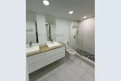 5600 Collins #11W, Miami Beach, FL 33140 - Photo 17