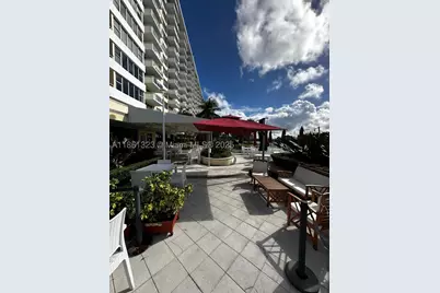 5600 Collins #11W, Miami Beach, FL 33140 - Photo 41