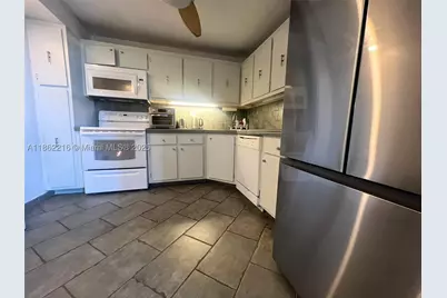 2750 NE 183rd #2707, Aventura, FL 33160 - Photo 23